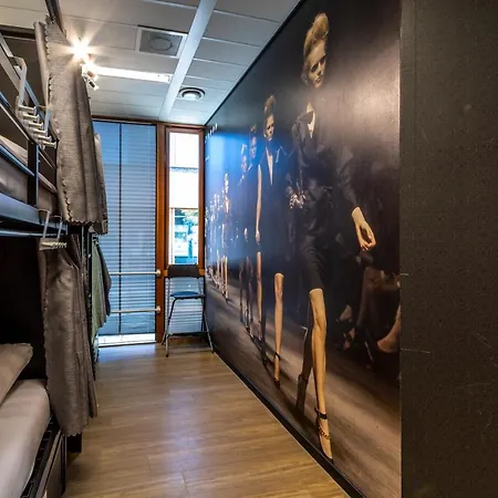 Hostel Hostelle - Women Only