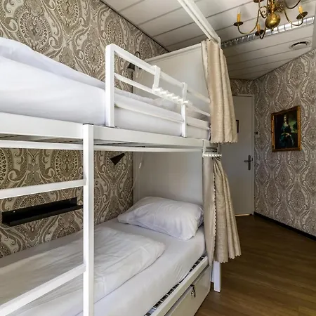 Hostelle - Women Only Hostel