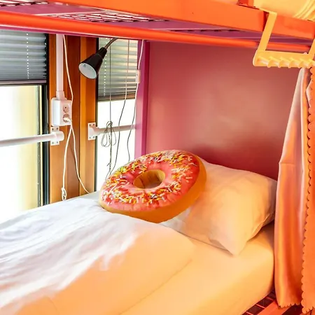 Hostelle - Women Only Hostel *