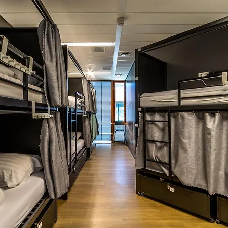 Hostelle - Women Only Hostel