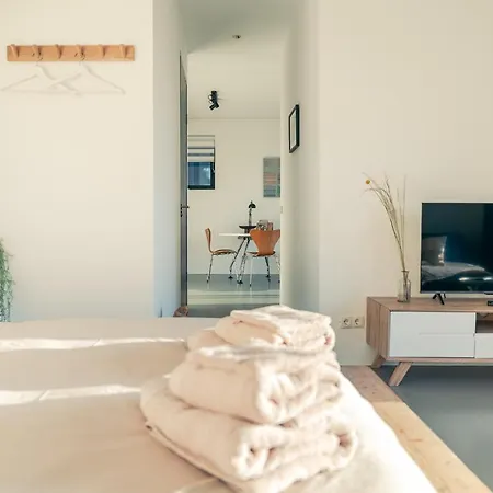 Bright & Stylish Boutique Studio 45M2 With Amazing Sunset Views 암스테르담