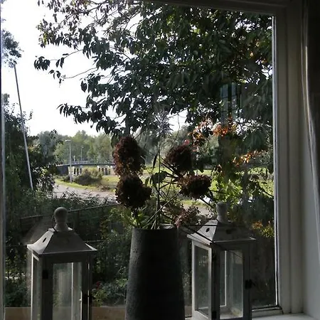 Bed & Breakfast Voorhuis En Klein Waterland *