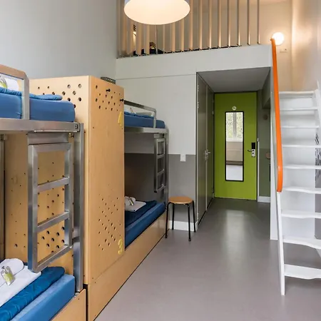 Stayokay Oost Vandrarhem *
