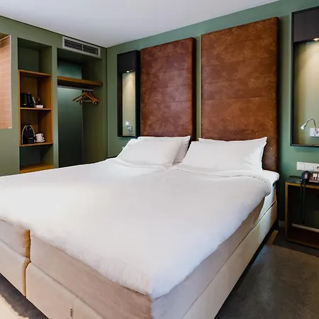 Hotel De Hallen 4*