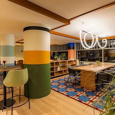 Hotel Avani Museum Quarter - Previously Nh Museum Quarter 4*