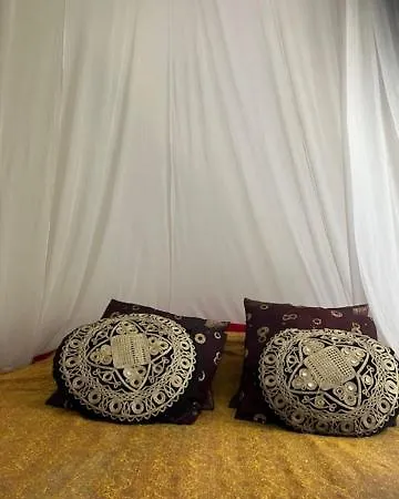 Bohemian Loft Bed & Breakfast 2*