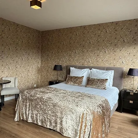 Couette-café Canal House The Tannery *