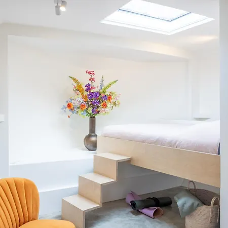 Pensión Boat - A Unique Houseboat In
