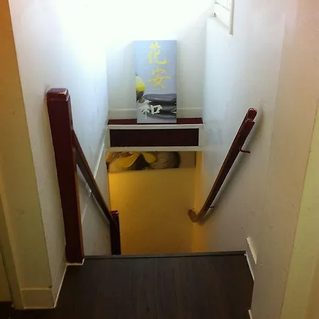 Amigo Budget Hostel *