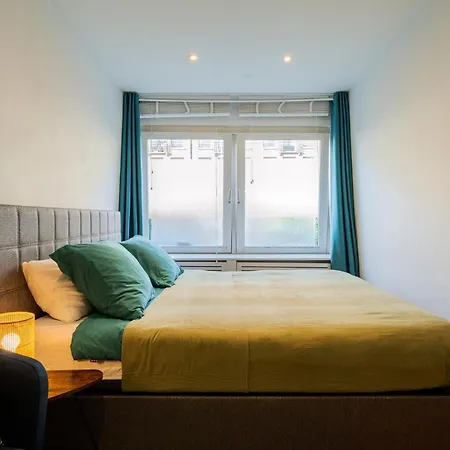 Bed & Breakfast With Private Bathroom Near Vondelpark