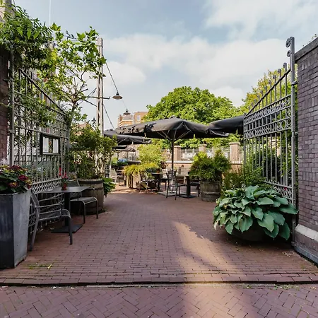 De Hallen Hotel