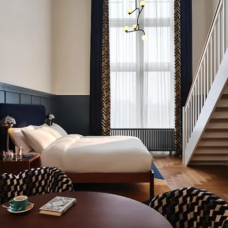 The Hoxton, Lloyd Szálloda 4*