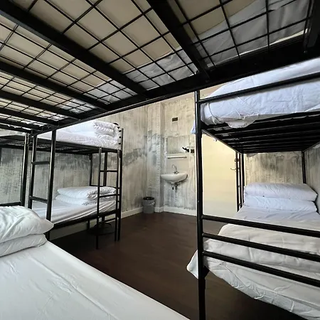 Amigo Budget Hostel *