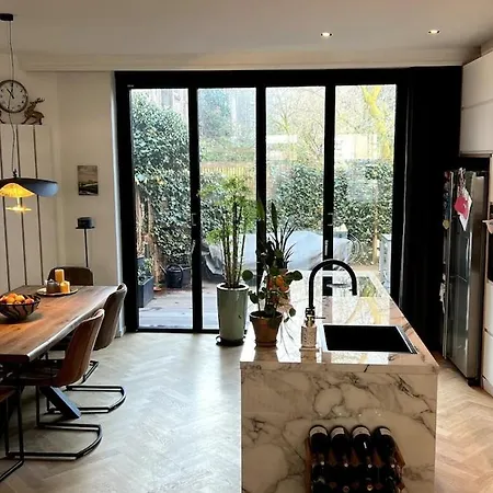 Spacious Familyhouse With Garden In Zuid Appartement Amsterdam