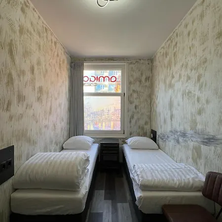 Amigo Budget Hostel *