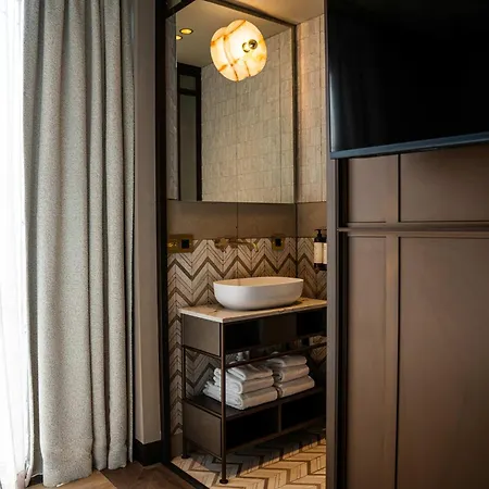 The Diamond Hotel Amsterdam