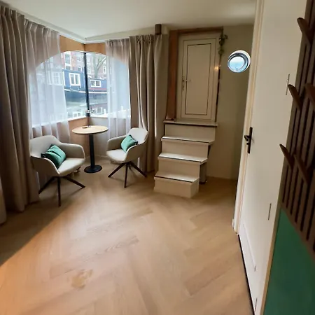بوتيل Cozy Cabin At Houseboat *