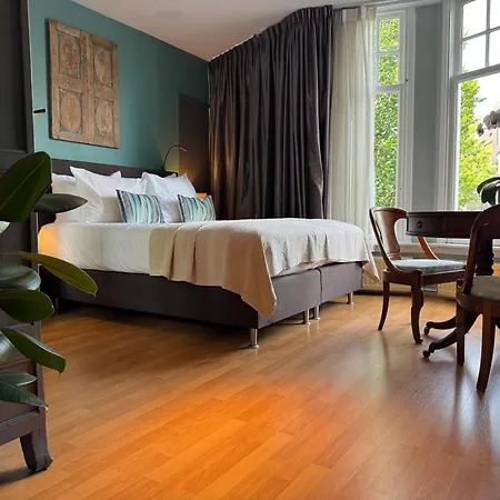 Decor Canal House Bed & Breakfast *