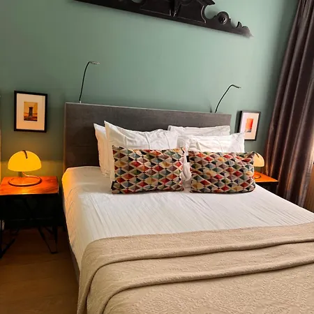 Decor Canal House