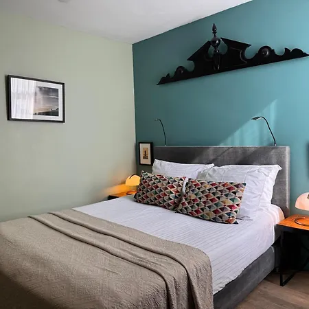 Decor Canal House Bed & Breakfast *