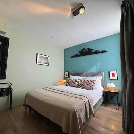 Bed & Breakfast Decor Canal House *
