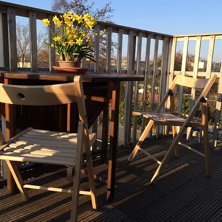 Amsterzonian Bed and breakfast