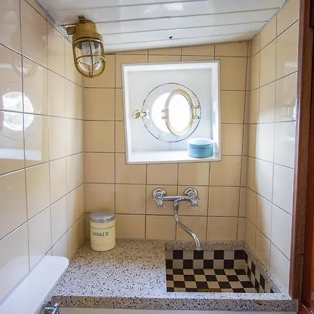 Westerdok25 Bed & Breakfast