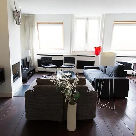 アパートホテル Marnix360apartments 2*