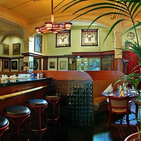Nh Schiller Hotel