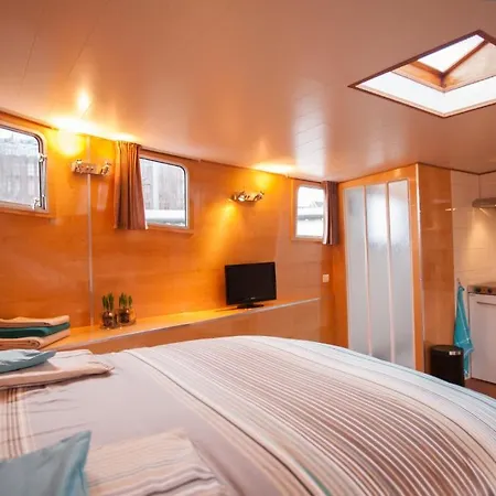 Houseboat Ms 3 Gebroeders Bed & Breakfast