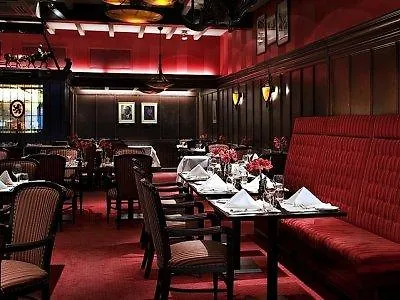De Roode Leeuw Hotel 4*