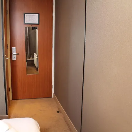 Hotel Blossoms