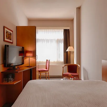 Hotel Leonardo City Center 4*