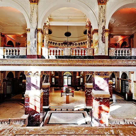 Hotel Tropen 3*