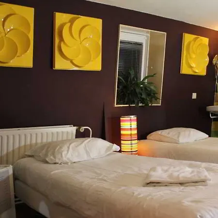 Greenhouse Effect Otel 2*