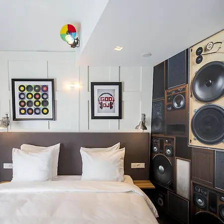 The Highland House מלון 4*