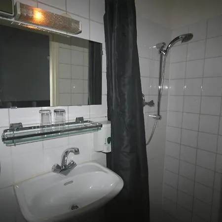 Budget Barbacan Hotel 2*