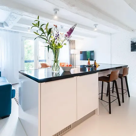 Aparthotel Yays Salthouse Canal 4*