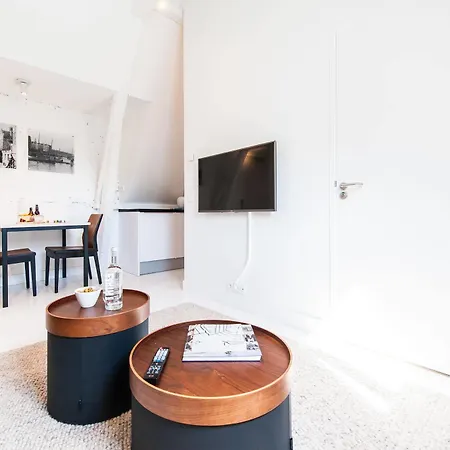 Yays Salthouse Canal Aparthotel 4*