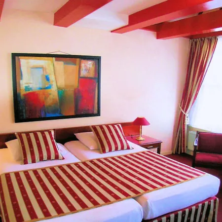 Hotel Des Arts 3*