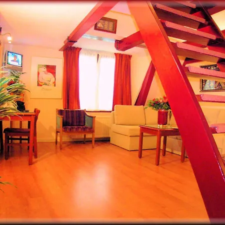 Des Arts Hotel 3*