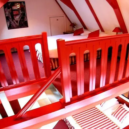 Hotel Des Arts 3*