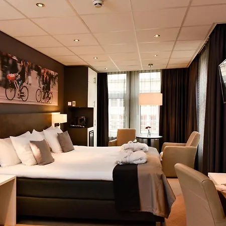 Hotel De Roode Leeuw
