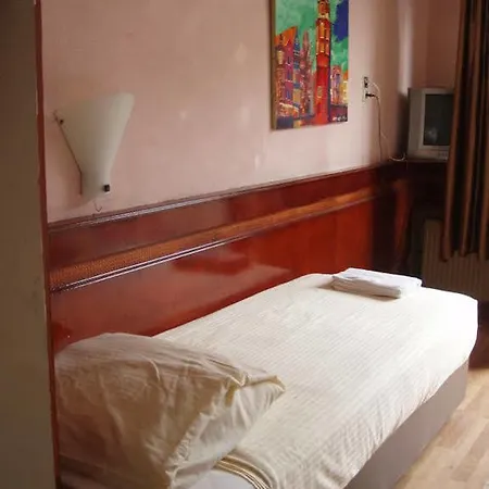 Hotel Manofa