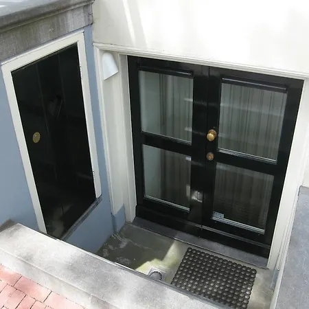 Canal Guest Bed & Breakfast 2*