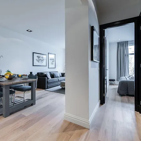 Short Group Tropen Serviced Apartmán *