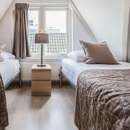 Short Group Carre Otel Amsterdam