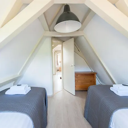 Otel Short Group Carre *