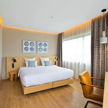 Urban Hotel