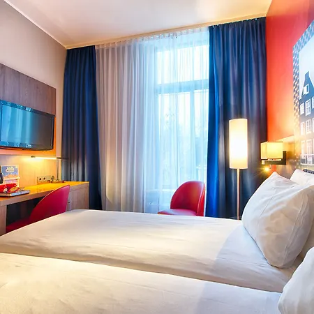 Leonardo City Center 4*